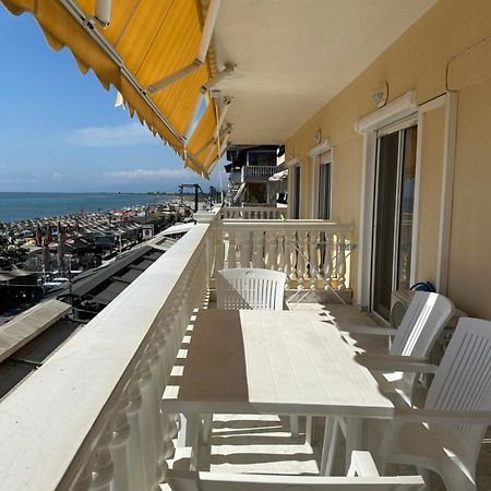Olympic Beach Rooms Luaran gambar
